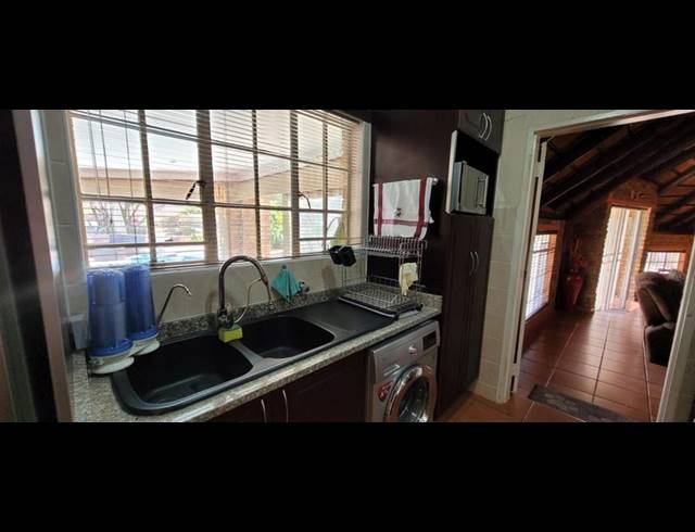 5 BEDROOM HOUSE FOR SALE IN BRACKENDOWNS